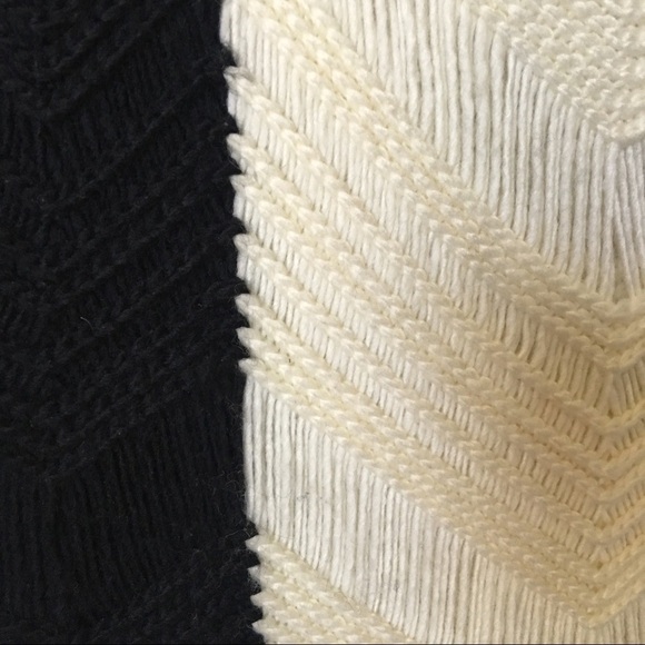 Janet Paris Black & Cream Sweater Top - Picture 3 of 5